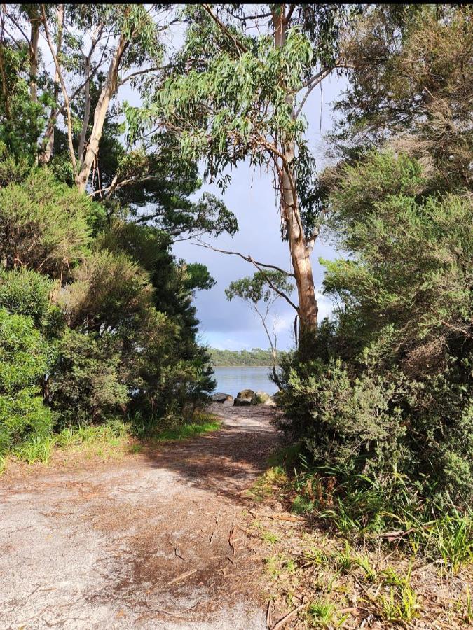 Strahan Beach Tourist Park Exteriér fotografie