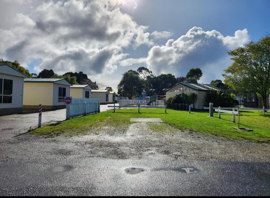 Strahan Beach Tourist Park Exteriér fotografie